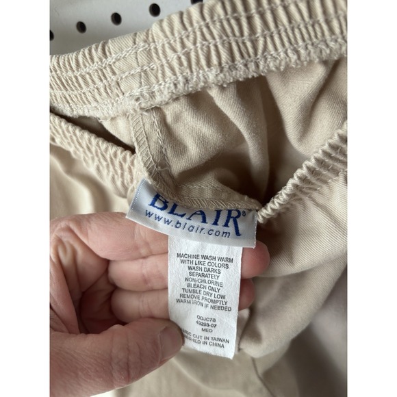 Blair Women's M Pull On Elastic Waist Crop Ankle Chino Pants Beige 100% Cotton - Picture 3 of 5